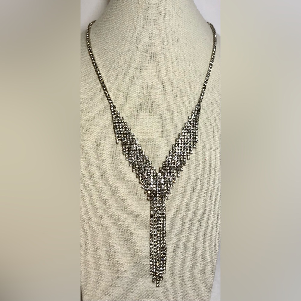 Stunning Chandelier Rhinestone Necklace-Earring Set - Picture 14 of 14